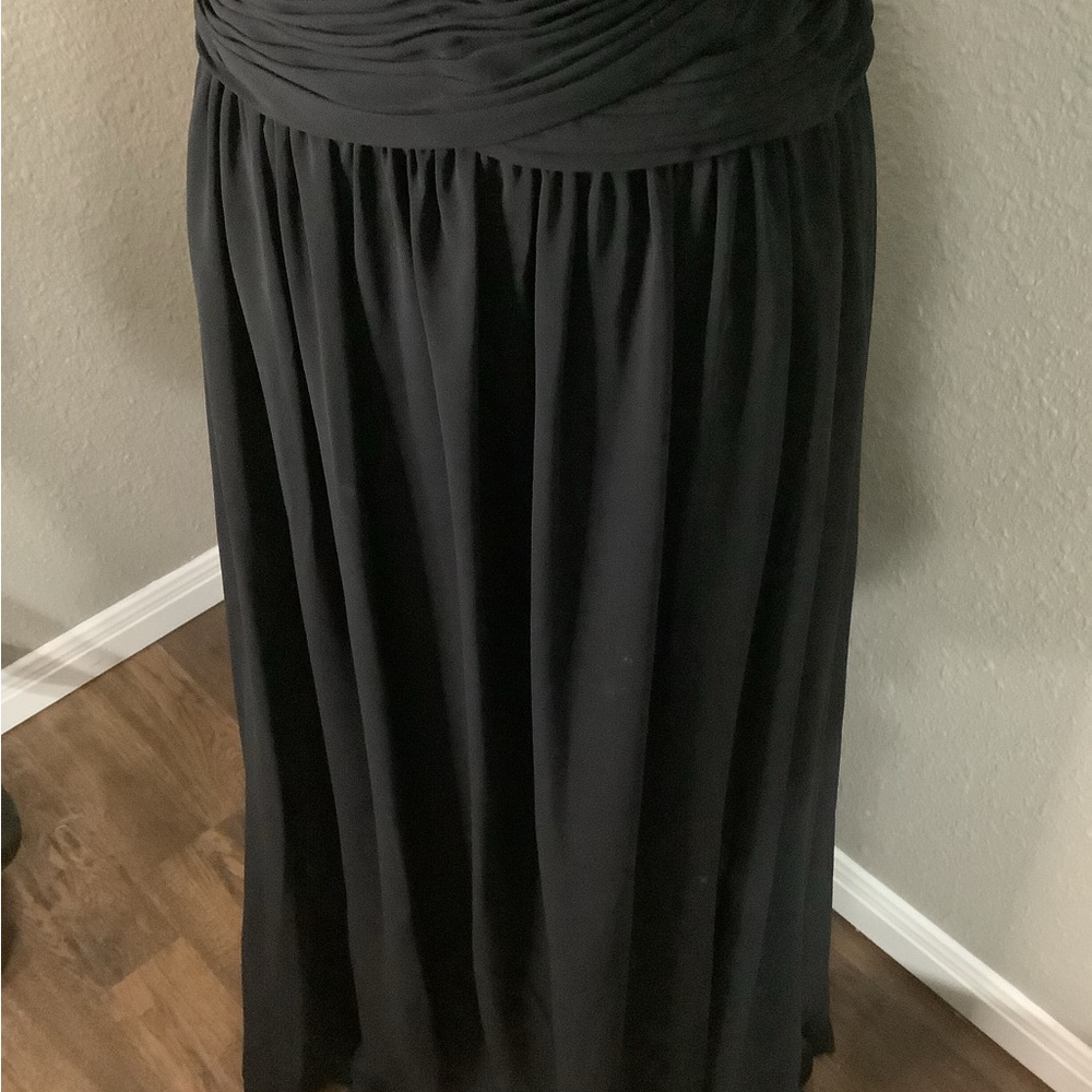 Elegant Black Women's Dress - Picture 2 of 6
